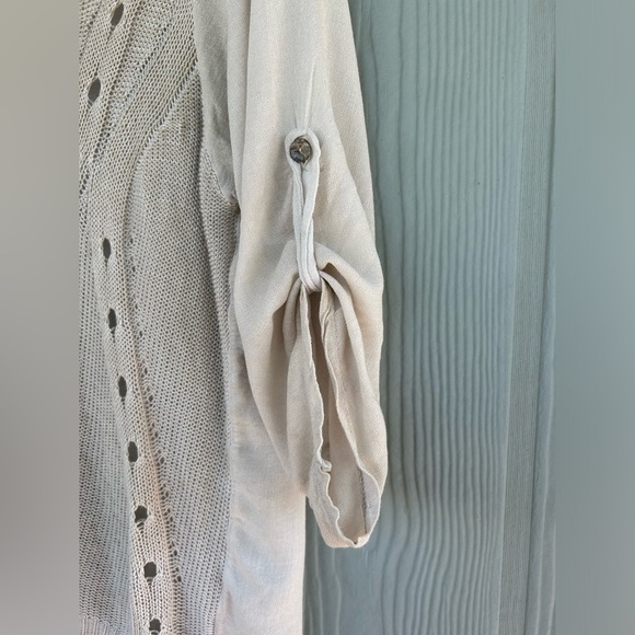 74.Women’s Italian BeigeTop
Size:M Petite - Picture 7 of 16